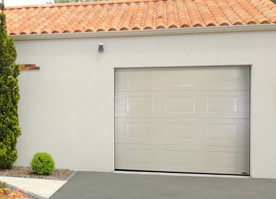 Porte de garage en PVC