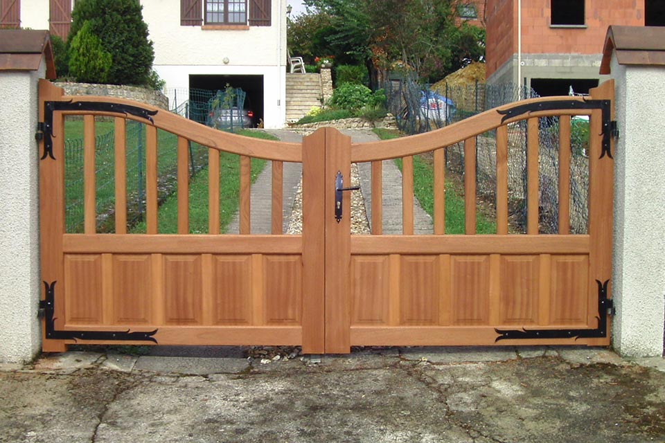 Portail en bois classique