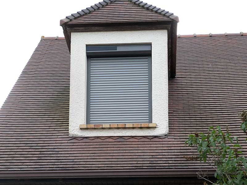 Pose de volet roulant solaire gris anthracite à Baulne en Essonne