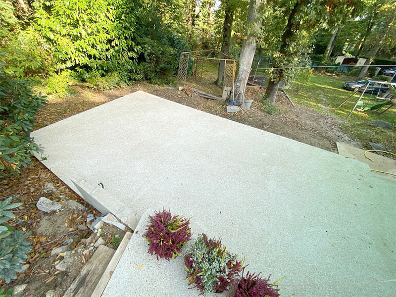 Terrasse en béton lavé à Itteville (Essonne)