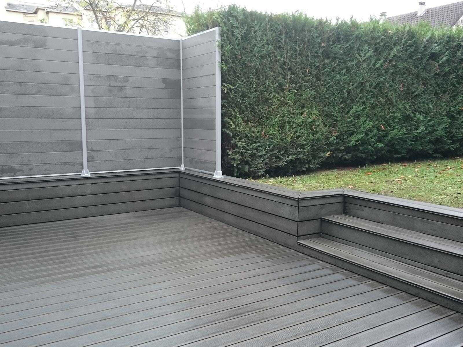 Pose d&rsquo;une terrasse en composite à Arpajon en Essonne