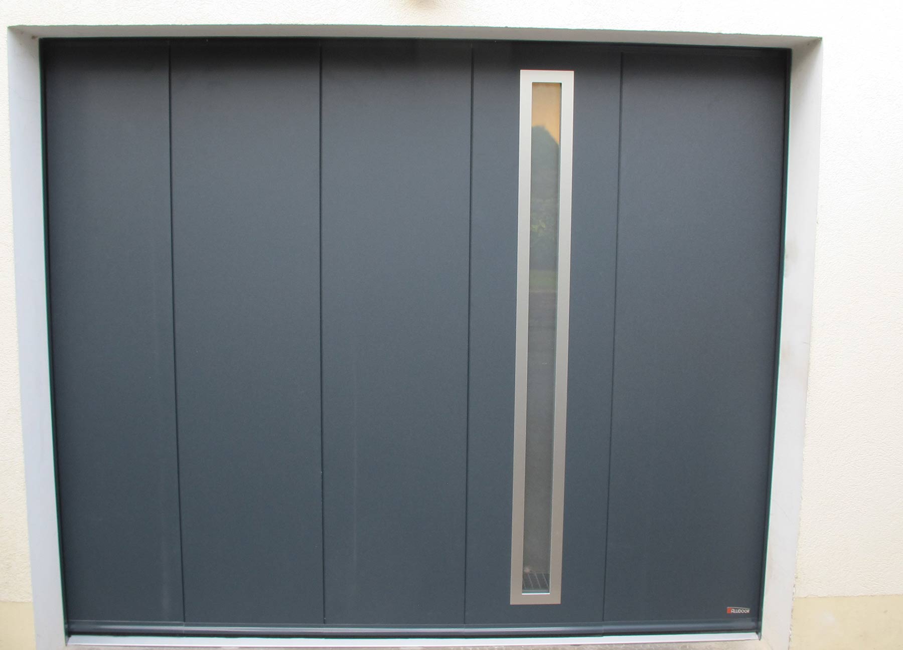 Porte de garage sectionnelle plafond Aludoor XOOZ 60mm