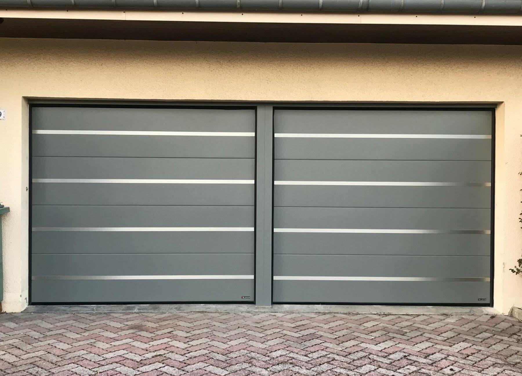Porte de garage sectionnelle plafond