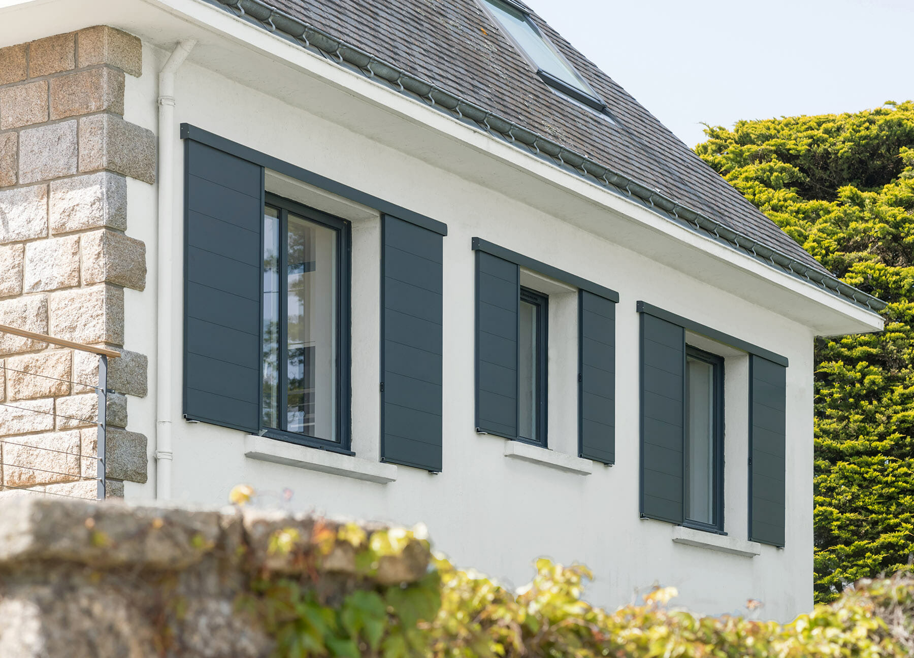 Volets coulissants gris anthracite