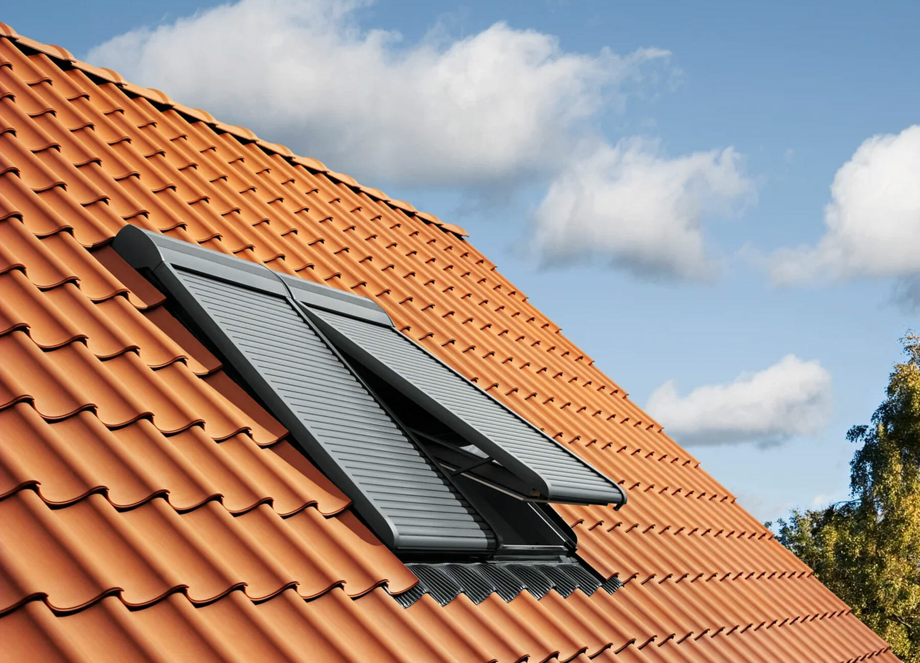 Volet roulant électrique Velux ouvert en Essonne