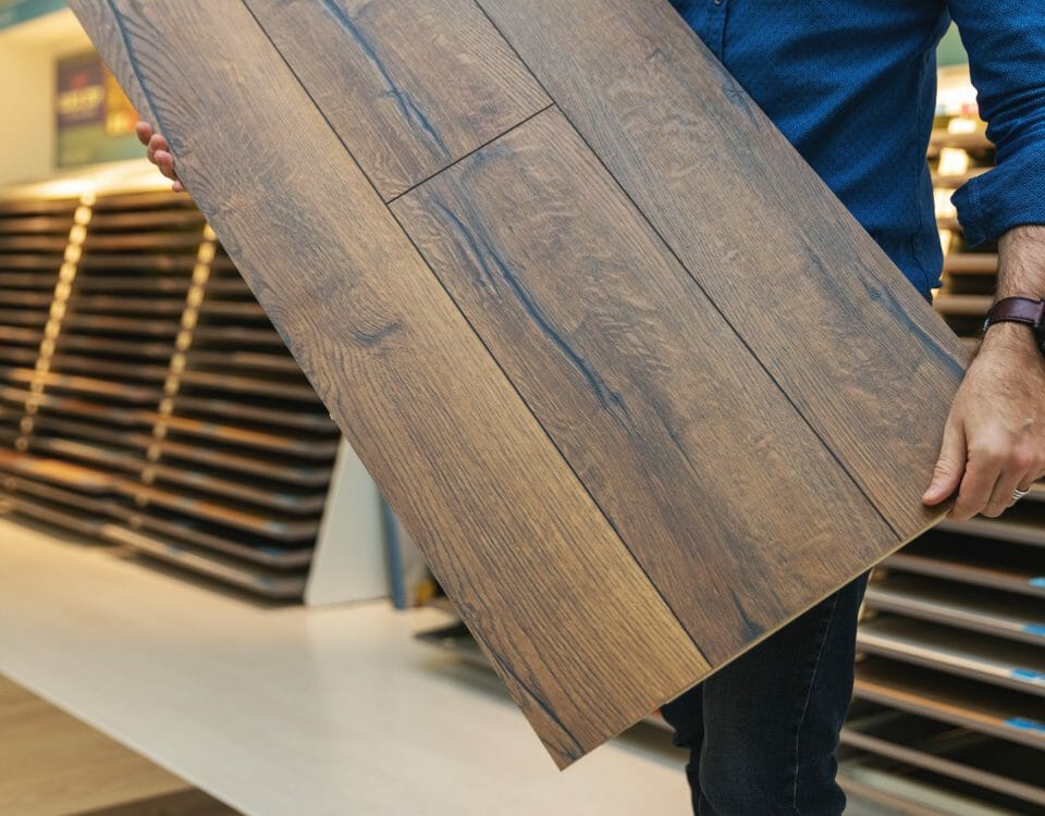 Exemple de parquet stratifié marron imitation chataignier