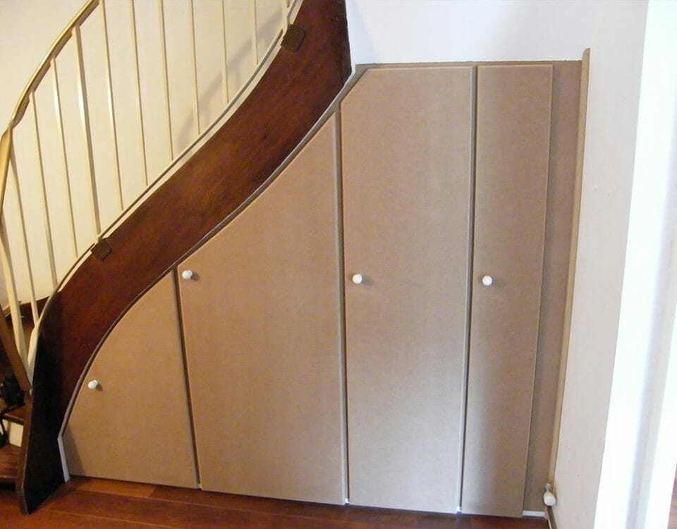 Réalisation d'un meuble sous escalier à Guigneville