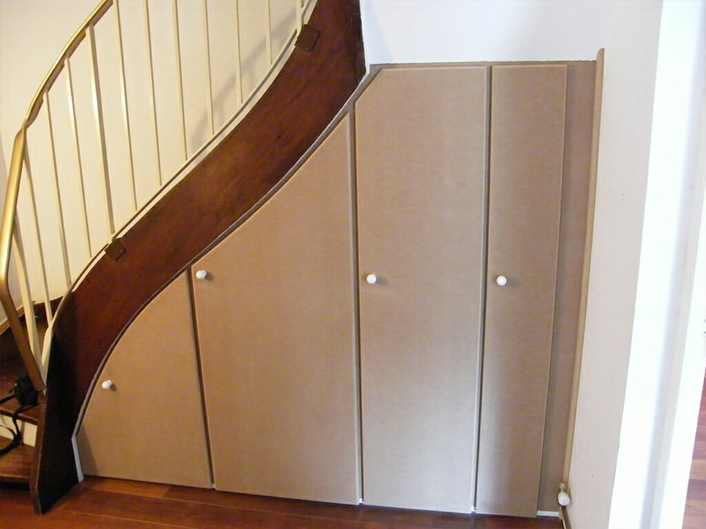 Réalisation d'un meuble sous escalier à Guigneville