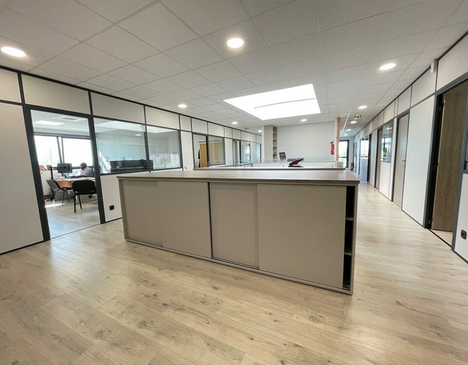 Réalisation de meubles pour entreprise