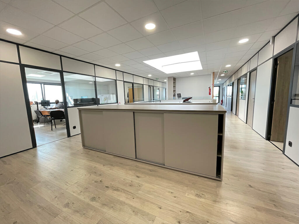 Réalisation de meubles pour entreprise