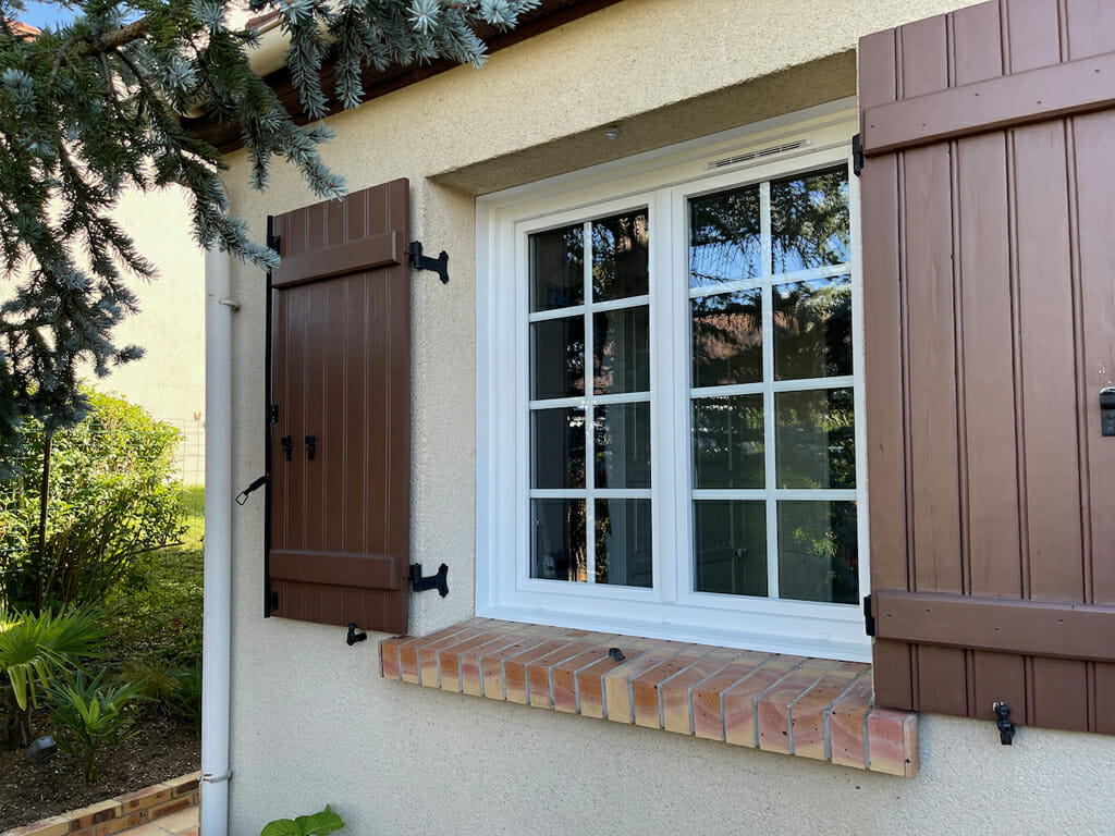 Pose d'une fenêtre PVC OuvertureS à Saintry