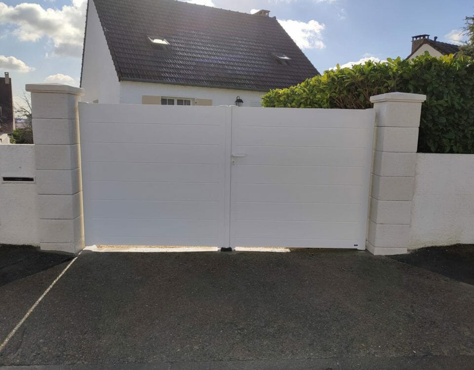 Maçonnerie et pose d'un portail aluminium à Cerny (91590)