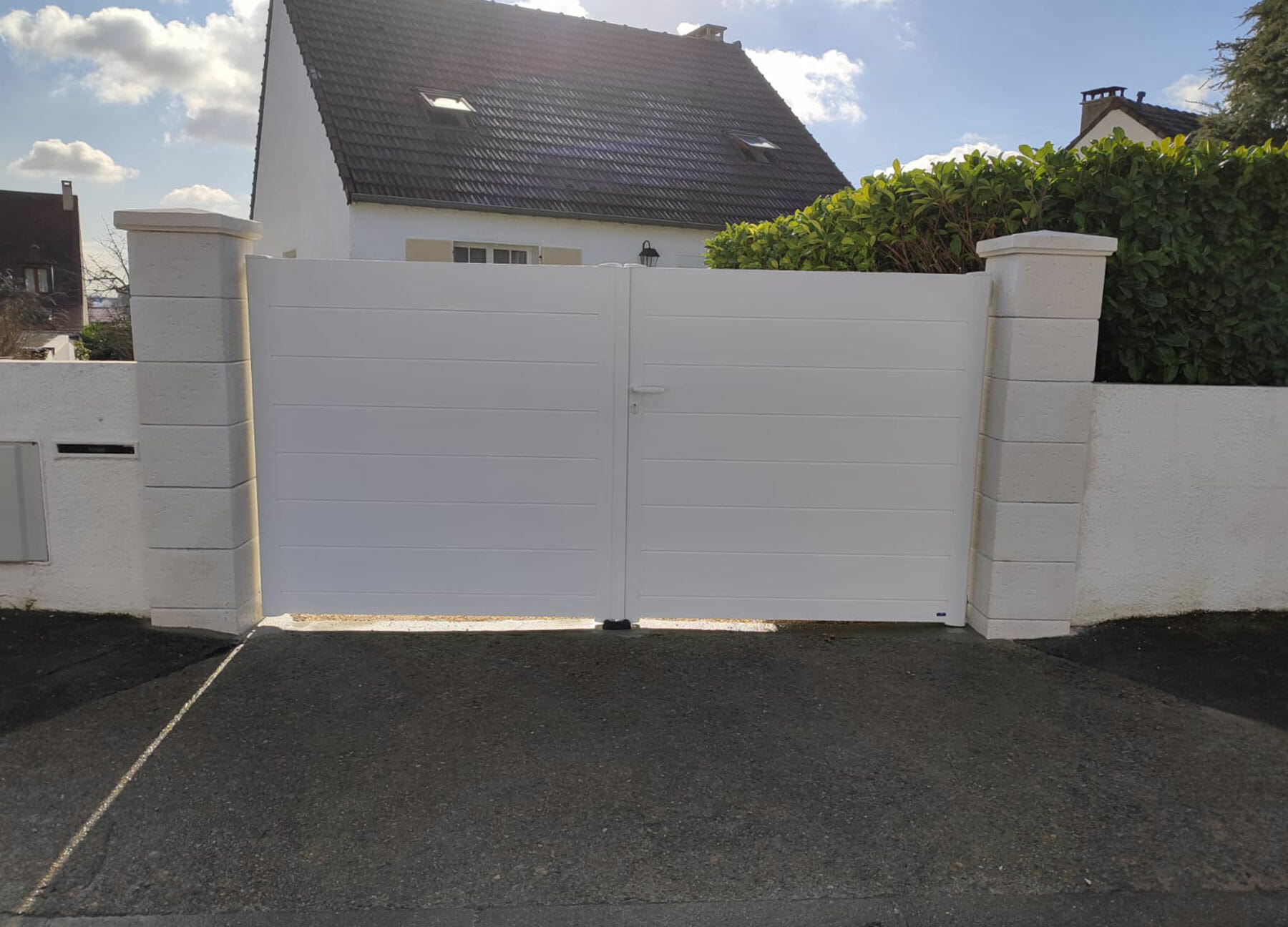 Maçonnerie et pose d'un portail aluminium à Cerny (91590)