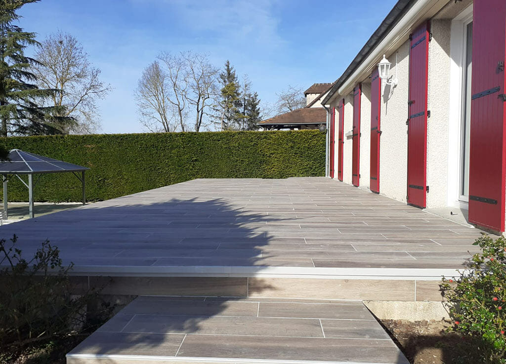 Terrasse carrelage à Saint Yon