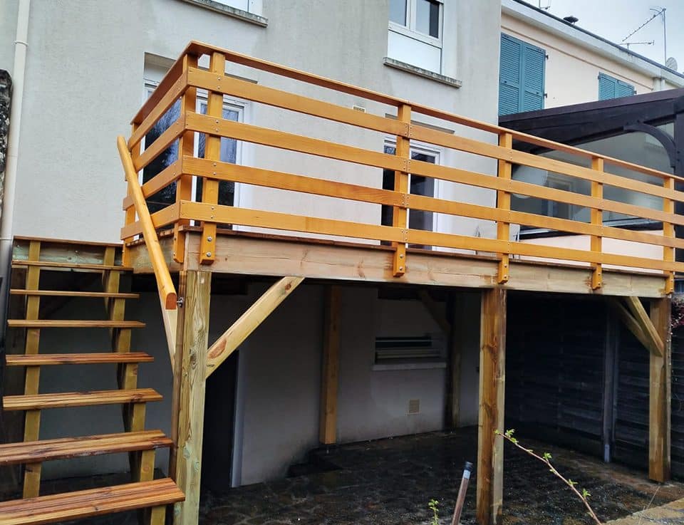 Rembarde en bois à Epinay.